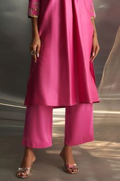 Pink chanderi kurta with placed zari embroidered egyptian motifs, embellished by sequins. Comes with pant and dupatta. - Aza Fashions Kurta And Dupatta, Egyptian Motifs, Pink Kurta, Kurta Pant Set, Straight Kurta, Kurta With Pants, Pant Set, Set For Women, Aza Fashion