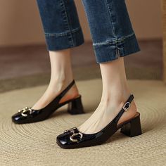 Heels Slingback, Shoe Wardrobe, Low Heel Sandals, Slingback Shoes, Hot Shoes, Leather Items, Pump Shoes, Low Heels, Patent Leather