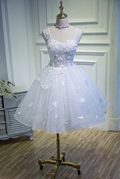 Leafs Decoration, White Ballgown, A Line Short Dress, Xv Ideas, Cute Cocktail Dresses, Tulle Straps, Sweetheart Homecoming Dress, Dresses With Lace, Dama Dresses