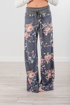 Garden Wide Leg Loungers Outfits For Florida, Trendy Womens Outfits, Women Wide Leg Pants, Florida Fashion, Comfy Pjs, Womens Outfits, Mode Boho, Pj Pants, Outfit Fall