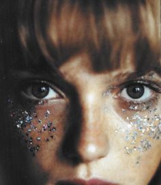 Festival Make Up, Mode Hippie, Paolo Roversi, Glitter Face, Star Makeup, Glitter Stars, Festival Looks, Glitter Makeup, The Shining