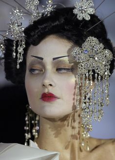 Cult Shalom Harlow moments | Dazed Galliano Dior, Shalom Harlow, Dior Collection, Christian Dior Haute Couture, Runway Makeup, Dior Haute Couture, My Funny Valentine, Editorial Makeup