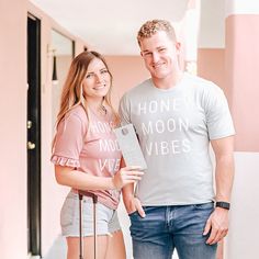 This pink Honeymoon Vibes shirt featuring a ruffles sleeve is perfect to bring along with you on your honeymoon! Snap the perfect pictures in this cute shirt and enjoy all of the compliments and "congrats" sure to come your way! color: blue Matching women's shirt available on our site Honeymoon Vibes, Bride Tumbler, Party Veil, Bride Tote Bag, Perfect Pictures, Bride Tote, Bridal Boxes, Babe Shirt, Wedding Inspiration Fall