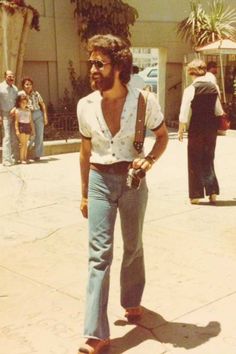 Moda Z Lat 70., 70s Outfits Men, 70s Fashion Men, Look Disco, 70s Mens Fashion, 1970s Men, Moda Hippie, Western Outfits Men, 70s Men