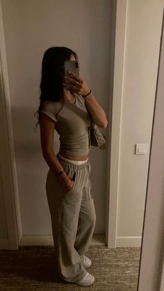 Mirror Pictures Selfie, Birthday Gifts For Girls, Gifts For Girls, Birthday Gifts, Fashion Inspo, Cute Outfits