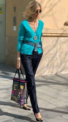 Susie Rejano, Shopping Queen, Stylish Outfits For Women Over 50, Classic Style Outfits, 60 Fashion, Over 50 Womens Fashion, Classy Casual Outfits, Women Over 50