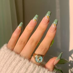 Brand Name: YADORNOSNumber of Pieces: ComboOrigin: CN(Origin)Application: FingerNail Length: Medium lengthNail Width: Medium lengthMaterial: AcrylicQuantity: 24pcsSize: NormalItem Type: False NailType: Full Nail Tipsfeature 1: fake nails with glue designedfeature 2: decorated false nailsfeature 3: pre decorated nails Aesthetic Nail, Cute Simple Nails, Fake Nails With Glue, Cute Gel Nails, Simple Nail, Short Acrylic Nails Designs, Rings Rings