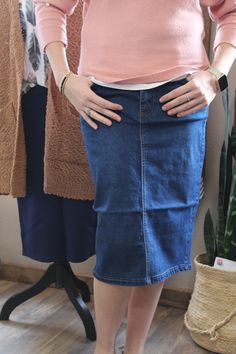 These knee-length skirts are the best! They are a little bit fitted, but super stretchy! All the pockets are functional! Size up one, typical small wearing a medium. Feel free to message me for measurements! Knee Length Jean Skirts, Rock Valley, Jean Skirt Outfits, Jean Skirts, Three Quarter Sleeve Dresses, Skirts Denim, Denim Skirt Outfits, Apostolic Fashion, Modest Clothing