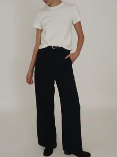 The Cropped All Day Short Sleeve is the ultimate everyday, throw-on-and-go crew neck tee. It’s made from super-soft, lightweight fabric and hits right at the waist — perfect for creating effortless and endless outfits with any bottom. Wear it solo or layered under a light cover-up and get going. 58% Cotton 39% Polyester 3% Spandex Size & Fit Size Bust (CM) Shoulder (CM) Length (CM) Sleeves (CM) OS 82-116 35 48 15 Shipping & Return Free US shipping on orders over $100.Free International shipping Minimalist Crew Neck T-shirt For Work, Solid Color Relaxed Fit T-shirt For Work, Versatile Relaxed Fit T-shirt For Fall, Solid Relaxed Fit T-shirt For Work, Versatile Cotton T-shirt For Work, Relaxed Fit Crew Neck T-shirt For Work, Versatile Short Sleeve T-shirt For Work, Versatile Fall Workwear T-shirt, Versatile Black T-shirt For Work