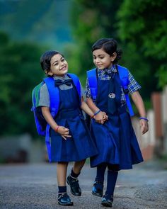 School Friendship, Disco Background, Awsome Pictures, Good Night Images Hd, Friendship Images, Cartoon Love Photo, Baby Images