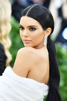 Get Ready: All of the Best Hair and Makeup Looks at the 2018 Met Gala Fresh Wedding Makeup, Amazing Wedding Makeup, Wedding Hairstyles And Makeup, Wedding Hairstyles Medium Length, Wedding Makeup Tips, Event Makeup, Wedding Day Makeup, Hair Color Light Brown, Braut Make-up