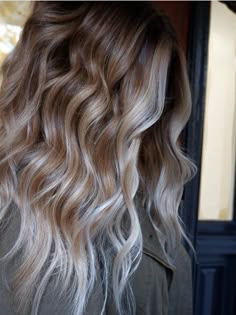 Silvery Blonde, Scene Hair Colors, Hair Color Caramel, Caramel Hair, Brunette Color, Winter Hair Color, Trendy Hair Color, Winter Hair, Trendy Hair