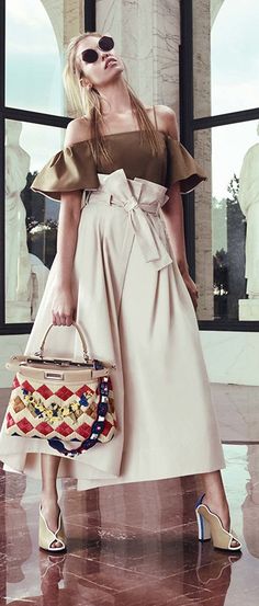 Fendi Resort 2017 Victoria’s Secret Fashion Show, Resort 2017 Fashion, Resort Casual, Robes Glamour, Looks Street Style, Fashion 2017, Resort Wear