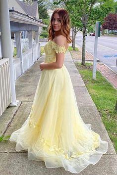 Ballgown Dresses, Yellow Lace Top, Dresses Yellow, Ring Pillows, Prom Dresses Yellow, Long Prom Dresses, Gowns Wedding, Dresses Bridesmaid, Gown Prom