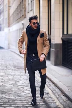 Casual by Pablo Coat Styles, Brown Outfit, Fashion Man, Winter Outfits Men, Mens Fashion Casual Outfits, Stylish Mens Outfits, San Fran, Camel Coat