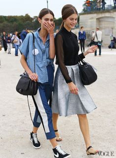 On Marine: 3.1 Phillip Lim pants, Chanel bag, Nike shoes Fashion Tumblr, Net Fashion, Street Wear Outfits, Denim Fashion Women, Chic Sneakers, What To Wear Today, Paris Fashion Week Street Style