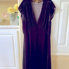 Made By Ulf Anderson In Silk And Rayon Velvet , Very Good Quality Fabric And Design. Feminine And Cute. They Really Sell For $225 . This One Is In Great Condition, Only Worn It Once For An Occasion , No Flaws. V-neck Cocktail Maxi Dress, Velvet V-neck Evening Dress, Chic Velvet V-neck Dress For Formal Events, V-neck Velvet Evening Dress, Chic Velvet V-neck Dress, Velvet V-neck Dress For Date Night, Chic Velvet V-neck Cocktail Dress, Formal Velvet V-neck Mini Dress, Velvet V-neck Midi Dress For Evening