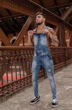 Hombre Aesthetic, Vans Outfit Men, Street Style Boy, Overall Men, Pants For Men Casual, Workout Man, Festival Outfits Men