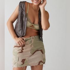 Never Worn, Mini Cargo Skirt With Pockets Camo Mini Skirt, Camo Skirt, Desert Camo, Vintage Clothes Women, Trendy Skirts, Urban Renewal, Cargo Skirt, Matches Fashion, Print Crop Tops