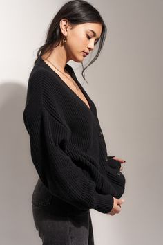 Every closet needs an any-season chunky cardi that's a little oversized and goes with everything. Enter, the Cardigan. Closet Needs, Oversized Sleeves, Fitted Jumper, Oversize Sleeves, California Cool, Timeless Wardrobe Staples, Heavy Knit, A Perfect Circle, Oversized Silhouette