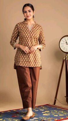 Simple Short Kurti On Jeans, Short Kurtis And Pants, Short Kurti Pants Design Latest, Short Kurti Dress Designs, Short Top And Pant, Short Kurti Pants Design, V Neck Short Kurti Design, Short Blouses For Women, Short Kurti Plazo Fashion Styles