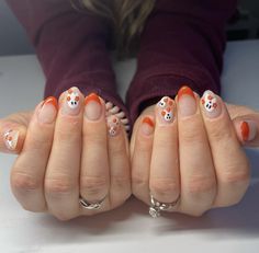 Fun Halloween Nails, Pumpkin Sweater, Simple Fall Nails, Floral Pumpkin, Fall Gel Nails, Cute Simple Nails, Simple Gel Nails