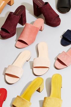 Shoes Product Photography, Casual Fashion Trends, Colorful Heels, Gorgeous Shoes, Shoe Obsession, Fashion Mode, Shoe Lover, Mode Inspiration, Product Photography