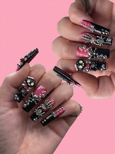 Pink Glam Nails Long, Pink And Black Halloween Nails, Nails Pink And Black, Pink And Black Halloween, Charm Nails, Nails Goth, Black Halloween Nails, Junk Nails, Pink Goth