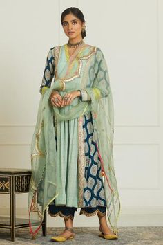 Shop for Rajiramniq Blue Crepe Embroidered Panelled Kurta Set for Women Online at Aza Fashions V Neck Anarkali, Maharani Designer Boutique, Cape Jumpsuit, Tarun Tahiliani, Designer Boutique, Organza Dupatta, Embroidered Neckline, Boutique Fashion, Punjabi Suits