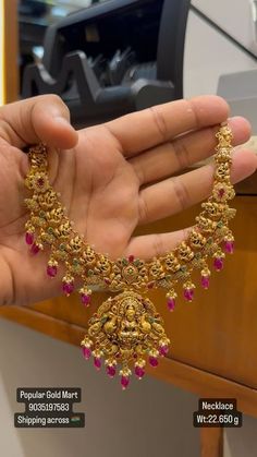 Short Gold Necklace In 20 Grams, New Model Necklace Designs Gold, Trending Gold Necklace Designs, Gold Light Weight Necklace, Simple Gold Necklace Designs, Goa Panjim, Gold Earrings Studs Simple, Light Weight Gold Necklace, Necklace Designs Gold