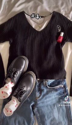 Red Sweater Black Jeans Outfit, Outfits With Low Rise Doc Martens, Low Doc Martens Outfit Jeans, How To Style 1461 Doc Martens, How To Style Low Doc Martens, Low Doc Martens Outfit Winter, Red Aesthetic Outfit Vintage, Doc Martens Low Outfit, Oxford Jeans Outfit