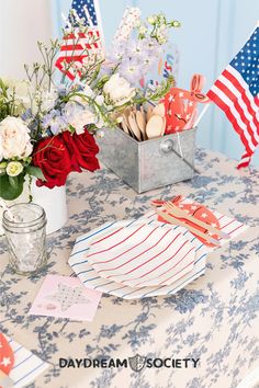 fourth of july party Blue Frenchie, Party Inspo, Summer Celebration, Star Spangled, Backyard Party, Kid Table, Summer Parties