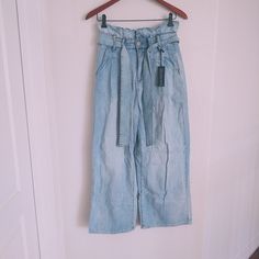 Nwt Blanknyc Paperbag Belted Wide Leg Denim Jeans Size 26 Nwt Summer Denim Belted Jeans, Belted Blue Denim Jeans, Casual Mid-rise Belted Jeans, High Rise Belted Jeans For Spring, Spring High Rise Belted Jeans, Casual High Waist Belted Jeans, Casual High-waist Belted Jeans, High Waist Belted Medium Wash Jeans, Belted High-rise Cotton Jeans