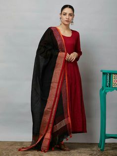 Black Churidar, Linen Dupatta, Yellow Dupatta, Sari Design, Designer Kurti Patterns, Simple Kurti Designs