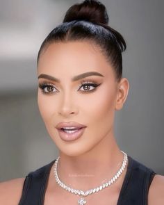 @ad0reamiya Kim Kardashian Style Makeup, Kardashians Makeup Looks, Makeup For Business Women, Celebrity Red Carpet Makeup, Kim K Wedding Makeup, Kim Kardashian Makeup 2024, Kim Kardashian Lip Combo, Sultry Wedding Makeup, Kim Kardashian The Kardashians