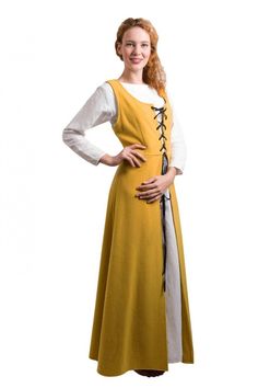 Medieval Clothing Women, Horseback Archery, Larp Inspiration, Middle Ages Clothing, Aged Clothing, Medieval Clothes, Medieval Woman, Period Clothing, Middle Age Fashion