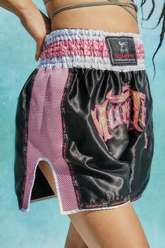 Boxer Shorts Outfit, Black Friday Design, Combi Short, Urban Renewal, Pantalon Large, Sporty Chic, Vintage Shorts