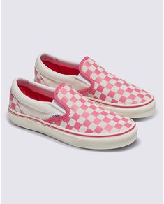 Classic Slip-On Checkerboard Shoe Checkered Shoes, Wall Style, Trend Shoes, Most Popular Shoes, Checkered Vans, Vans Store, Timeless Shoes, Pink Vans, Popular Shoes