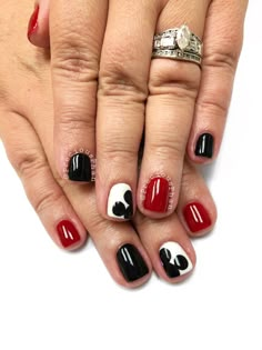 Walt Disney Nails, Disney Nail Ideas For Short Nails, Black Mickey Nails, Universal Studio Nail Designs, Disney Dip Nails, Disney Toe Nail Designs, Neutral Disney Nails, Short Disney Nails, Disney Nails Short