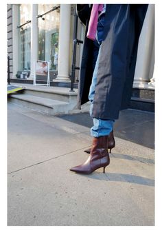 burgundy snake leather upper leather sole leather footbed point toe with kitten heel approx 50mm/ 2.5 inch heel model in a size 37 (US 7) made in Italy Black Kitten Heel Boots Outfit, Kitten Heel Boots Outfit, Heel Boots Outfit, Heels Boots Outfit, Kitten Heel Boots, Black Kitten Heels, Snake Leather, Black Kitten, 5 Inch Heels