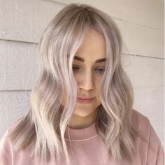 24 Ash-Blonde Hair Ideas You'll Want to Copy Ash Ombre, Ashy Blonde, Ash Blonde Highlights, Cool Blonde, Bright Blonde, Light Blonde, Ash Blonde, Blonde Color