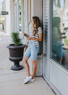 memorial day weekend outfit - navy striped top and bermuda shorts Casual Chic Shorts Outfit, Midi Shorts, Midi Shorts Outfit, Modest Shorts Outfits, Navy Shorts Outfit, Denim Bermuda Shorts Outfit, Bermuda Shorts Outfits