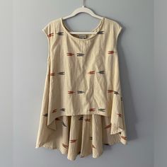 Anthropologie The Odells *New With Tags* Sleeveless Tunic Hi Lo Top In Cream Southwest Pattern 100% Cotton Made In India Beige Sleeveless Cotton Blouse, Sleeveless Beige Cotton Blouse, Southwest Pattern, Sleeveless Tunic, Fabric Crafts, Tunics, Anthropologie, Tunic Tops, Womens Tops