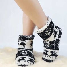 Christmas Slippers For Home, Ladies Slippers, Christmas Slippers, Comfy Boot, Home Slippers, Warm Shoes, Home Shoes, Fur Slippers, Sweater Boots