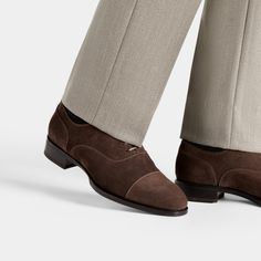 A timeless style crafted for a modern aesthetic, these classic brown Oxfords are made in Italy from Italian calf suede in a flexible Blake stitch, and feature full leather lining and sole. Brown Apron, Brown Brogues, Brown Oxfords, Black Oxfords, Classic Brown, Shoe Tree, Modern Aesthetic, Fashion Advice, Timeless Style