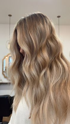 Brunette To Blonde Ideas, Pretty Light Brown Hair With Highlights, Blended Honey Blonde Balayage, Brown Almost Blonde Hair, Low Maintenance Blonde Balayage Natural, Almond Blonde Balayage, Blonde Hair Color Ideas Root Smudge, Loved In Blonde Highlights, Blonde Lived In Highlights