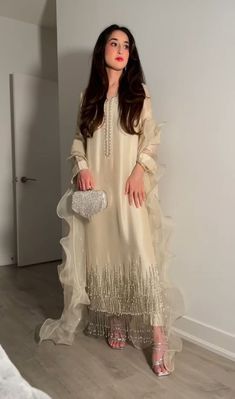 Eid Dress Ideas, Eid Outfits Ideas, Dress Design Pakistani, Eid Outfit Ideas, Fancy Suit, Eid Outfit, Latest Dress Design, Pakistani Fancy Dresses, Fancy Dresses Long