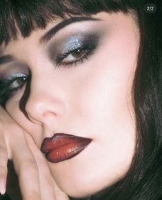 70s Goth Makeup, 90s Prom Makeup, Punk Rock Makeup Look, The Garden Makeup, Makeup Looks Grunge, Eyeshadow Red Lips, Disco Goth, Grunge Makeup Looks, Disco Grunge