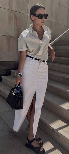 Lilac Pink Outfit, London Outfit Summer, Casual Friday Outfit, Street Style 2023, Classy Street Style, Friday Outfit, White Denim Skirt, Style 2023, Zara New