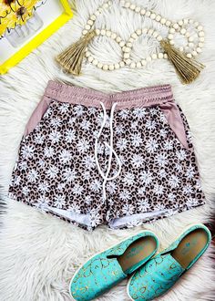 Leopard Daisy Drawstring Shorts drawstring shorts The Cinchy Cowgirl (YC) XS Western Shorts, Cow Shorts, Cute Cowgirl Shorts, Leopard Athletic Shorts, Tiger Print Shorts, Horse Hair Pottery, Cowgirl Look, Photo Care, Western Design